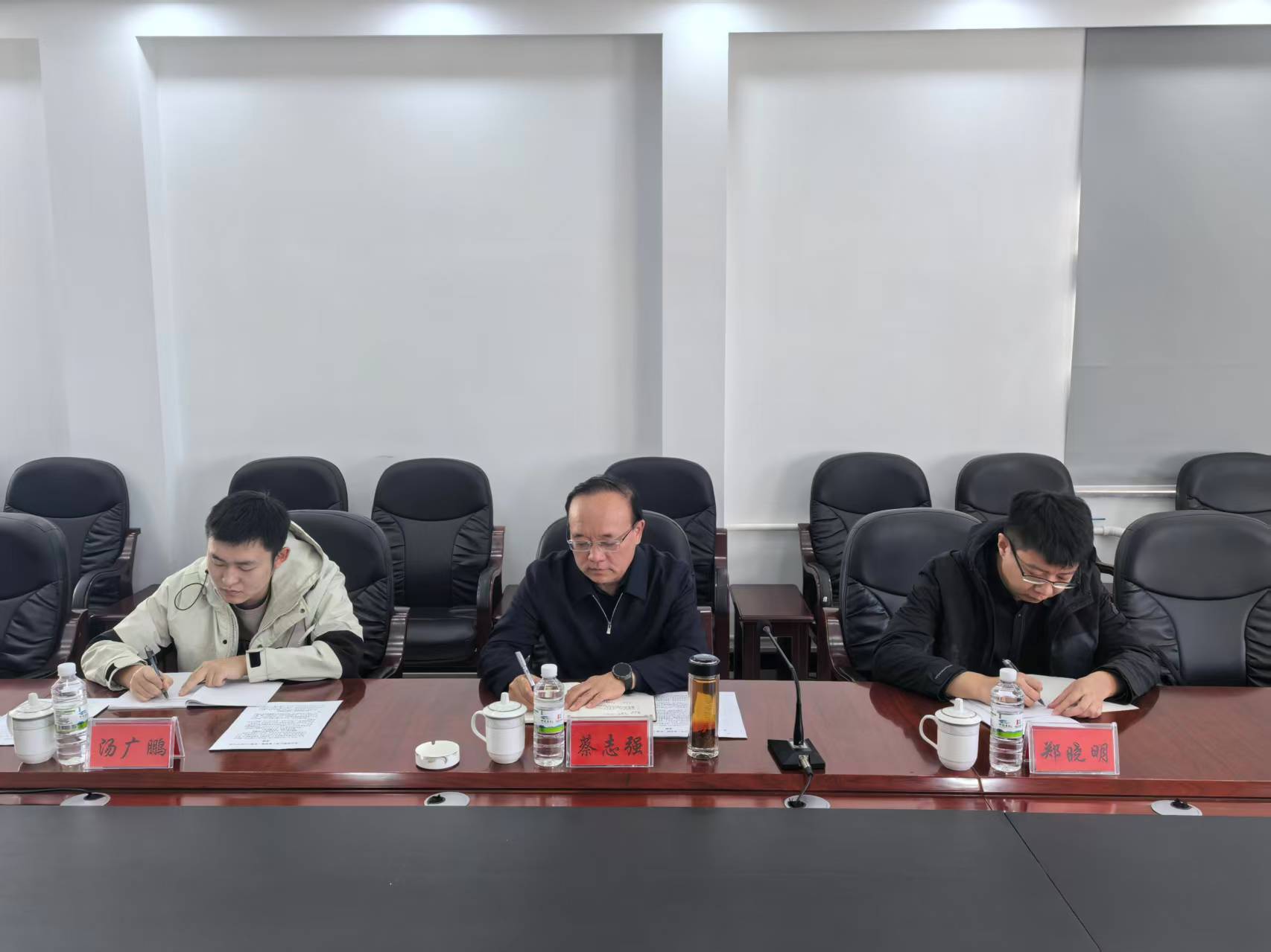 2025.10.22-2.jpg 2025.10.22-2.jpg